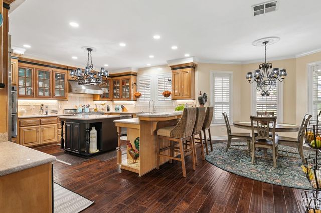 6408 Angel Falls Court, Bakersfield, CA 93313