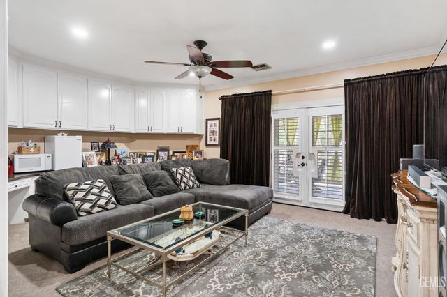 6408 Angel Falls Court, Bakersfield, CA 93313