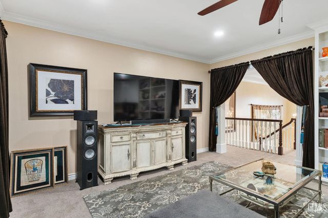 6408 Angel Falls Court, Bakersfield, CA 93313