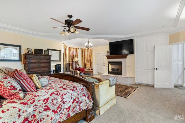 6408 Angel Falls Court, Bakersfield, CA 93313
