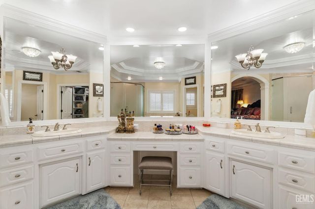 6408 Angel Falls Court, Bakersfield, CA 93313