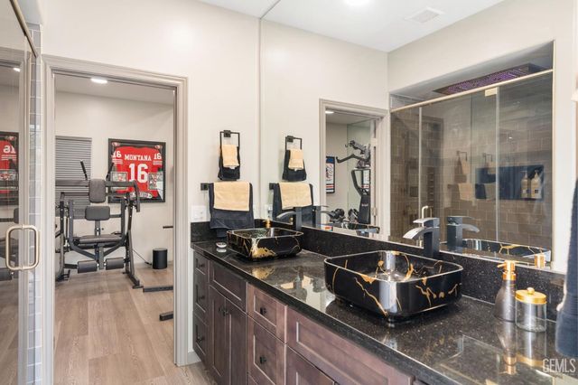 6408 Angel Falls Court, Bakersfield, CA 93313