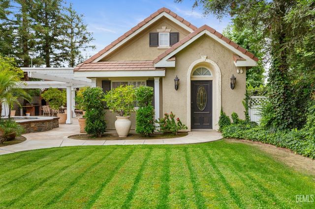 6408 Angel Falls Court, Bakersfield, CA 93313