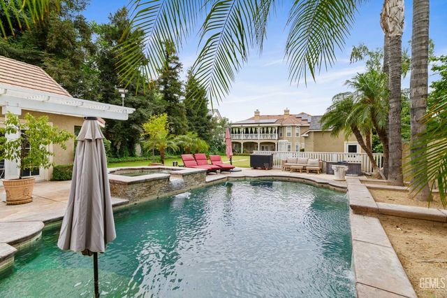 6408 Angel Falls Court, Bakersfield, CA 93313