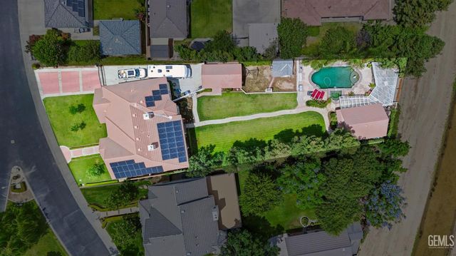 6408 Angel Falls Court, Bakersfield, CA 93313