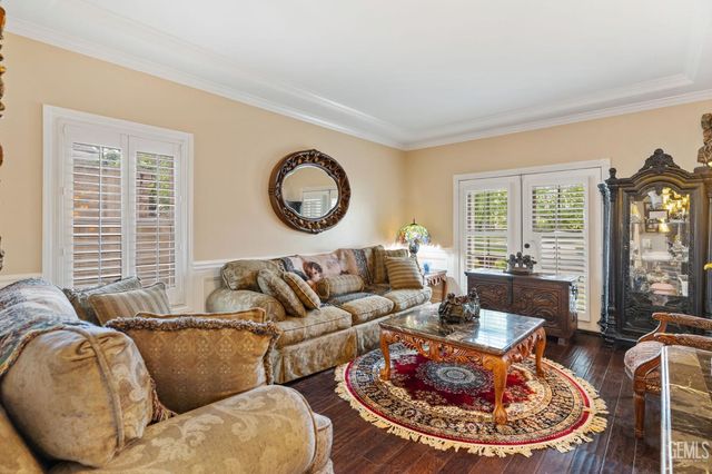 6408 Angel Falls Court, Bakersfield, CA 93313