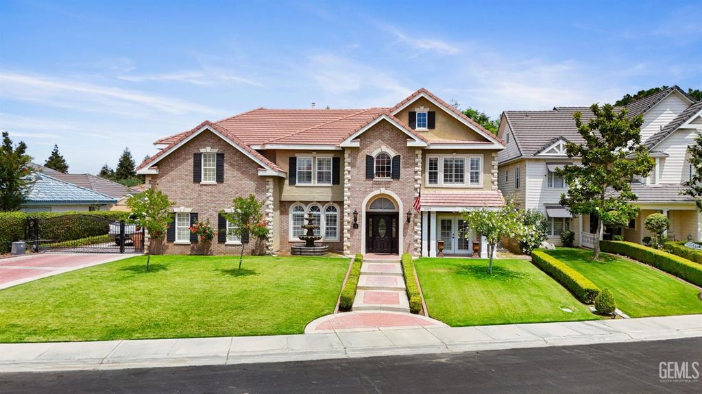 6408 Angel Falls Court, Bakersfield, CA 93313