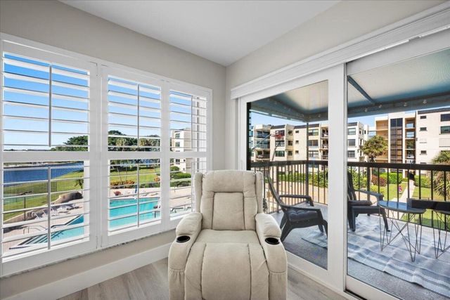 364 Golfview Road 405, North Palm Beach, FL 33408