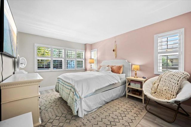 364 Golfview Road 405, North Palm Beach, FL 33408