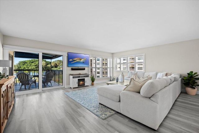 364 Golfview Road 405, North Palm Beach, FL 33408