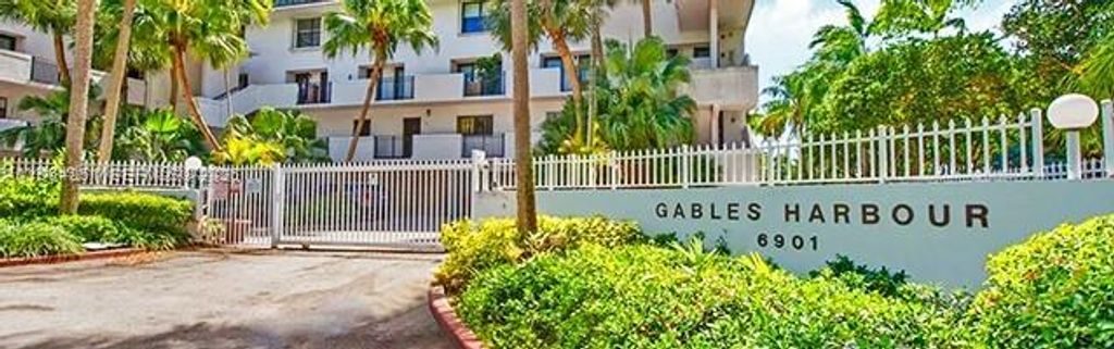 6901 Edgewater Dr 311, Coral Gables, FL 33133
