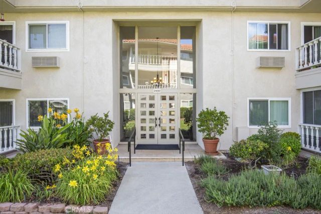 2400 Via Mariposa 1A, Laguna Woods, CA 92637