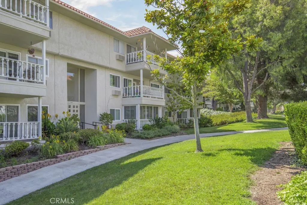 2400 Via Mariposa 1A, Laguna Woods, CA 92637