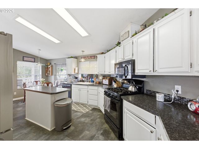 2120 ROBINS Ln Se 26, Salem, OR 97306