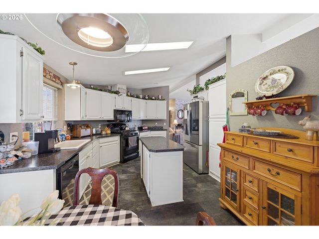 2120 ROBINS Ln Se 26, Salem, OR 97306