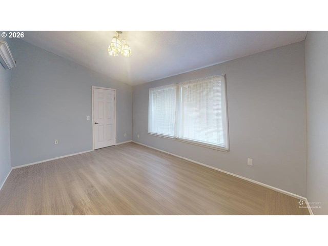 2120 ROBINS Ln Se 26, Salem, OR 97306