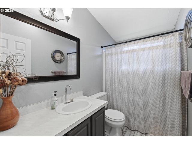 2120 ROBINS Ln Se 26, Salem, OR 97306