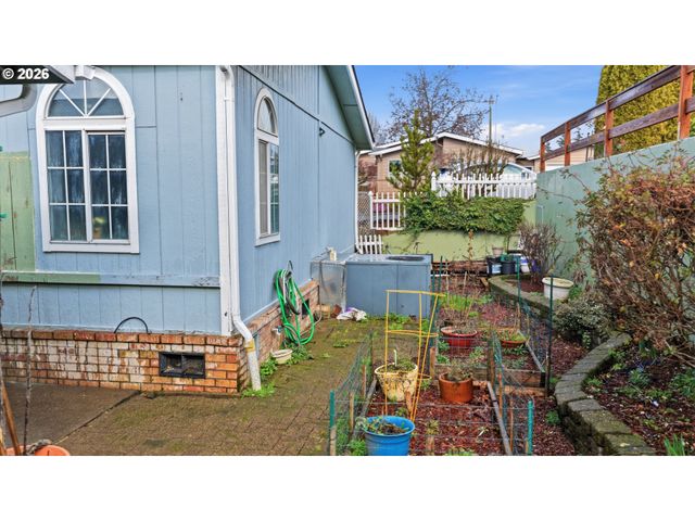 2120 ROBINS Ln Se 26, Salem, OR 97306