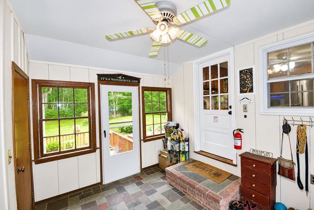 86 Mammoth Road, Londonderry, NH 03053
