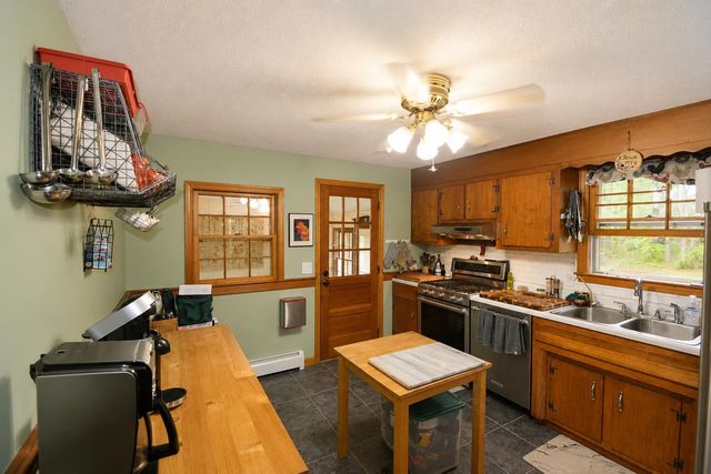 86 Mammoth Road, Londonderry, NH 03053