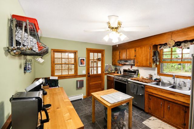 86 Mammoth Road, Londonderry, NH 03053