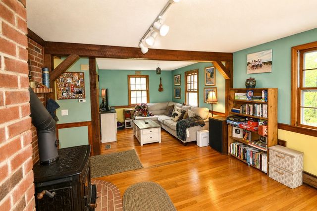 86 Mammoth Road, Londonderry, NH 03053