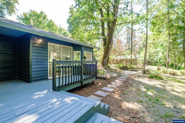 45849 River Loop Rd, Lyons, OR 97358