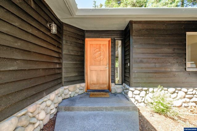 45849 River Loop Rd, Lyons, OR 97358