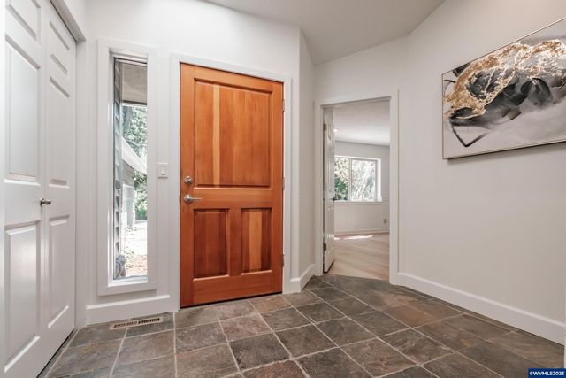 45849 River Loop Rd, Lyons, OR 97358