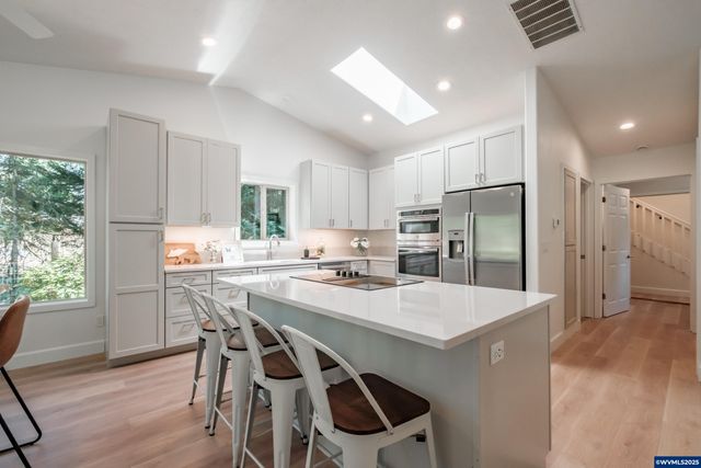 45849 River Loop Rd, Lyons, OR 97358