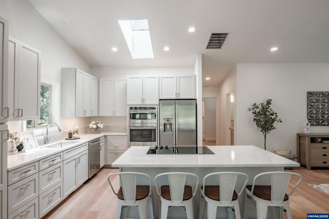 45849 River Loop Rd, Lyons, OR 97358