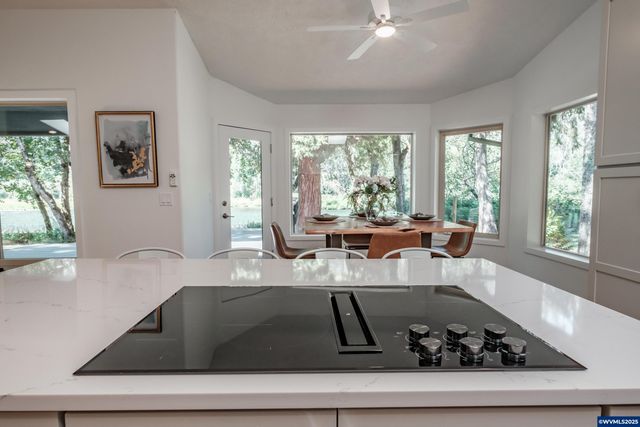 45849 River Loop Rd, Lyons, OR 97358