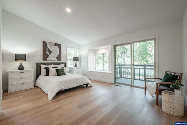 45849 River Loop Rd, Lyons, OR 97358