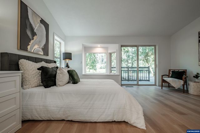 45849 River Loop Rd, Lyons, OR 97358