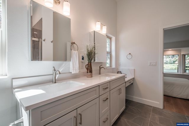 45849 River Loop Rd, Lyons, OR 97358