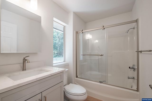 45849 River Loop Rd, Lyons, OR 97358