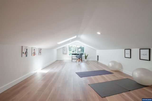 45849 River Loop Rd, Lyons, OR 97358