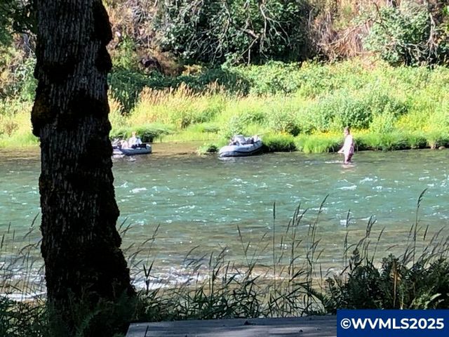 45849 River Loop Rd, Lyons, OR 97358