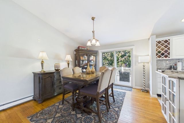 6 Lighthouse Ln, New Bedford, MA 02744