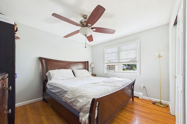 6 Lighthouse Ln, New Bedford, MA 02744