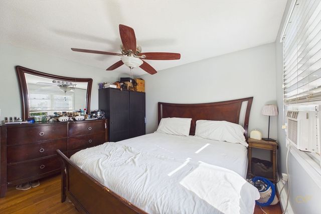 6 Lighthouse Ln, New Bedford, MA 02744
