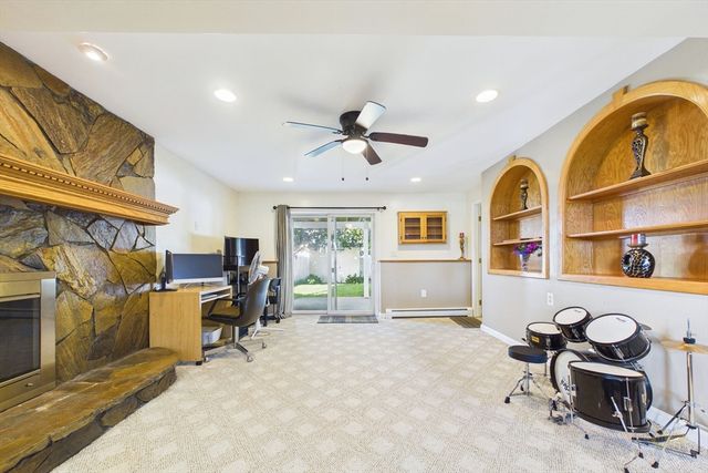 6 Lighthouse Ln, New Bedford, MA 02744