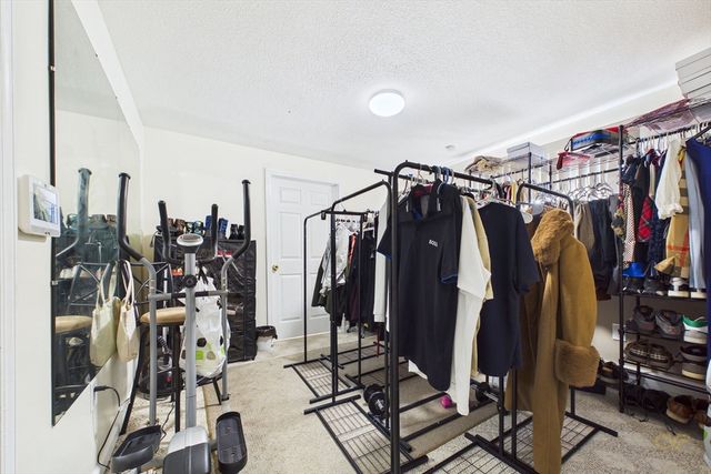 6 Lighthouse Ln, New Bedford, MA 02744