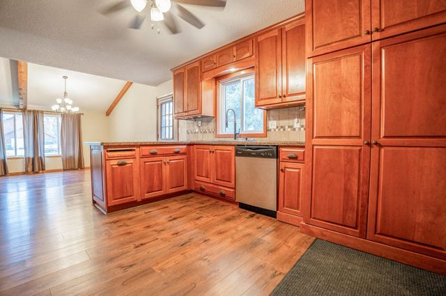 600 33rd Street NW, Willmar, MN 56201
