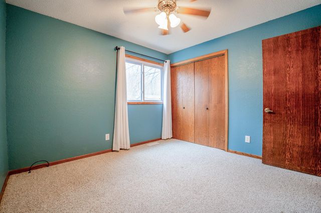 600 33rd Street NW, Willmar, MN 56201
