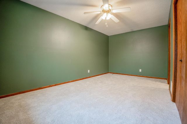 600 33rd Street NW, Willmar, MN 56201