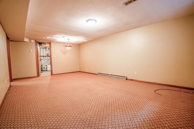 600 33rd Street NW, Willmar, MN 56201