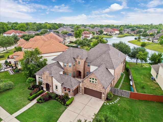 5618 Camden Springs Lane, Sugar Land, TX 77479