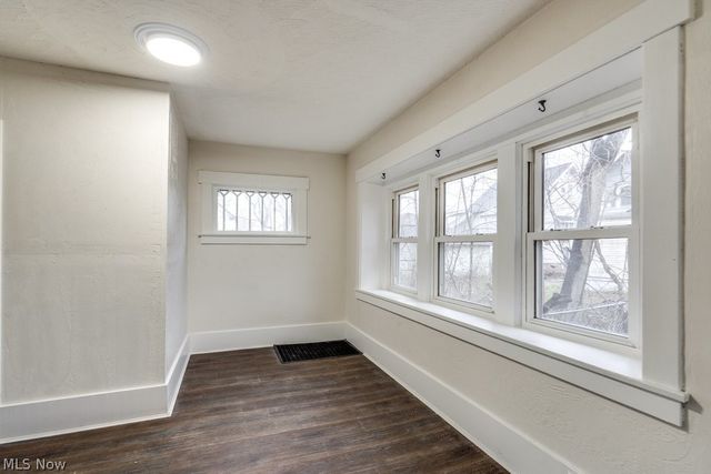 13 Alfaretta Avenue, Akron, OH 44310