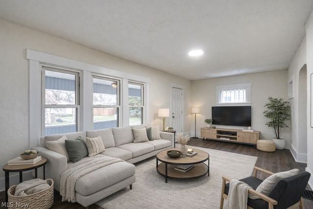 13 Alfaretta Avenue, Akron, OH 44310